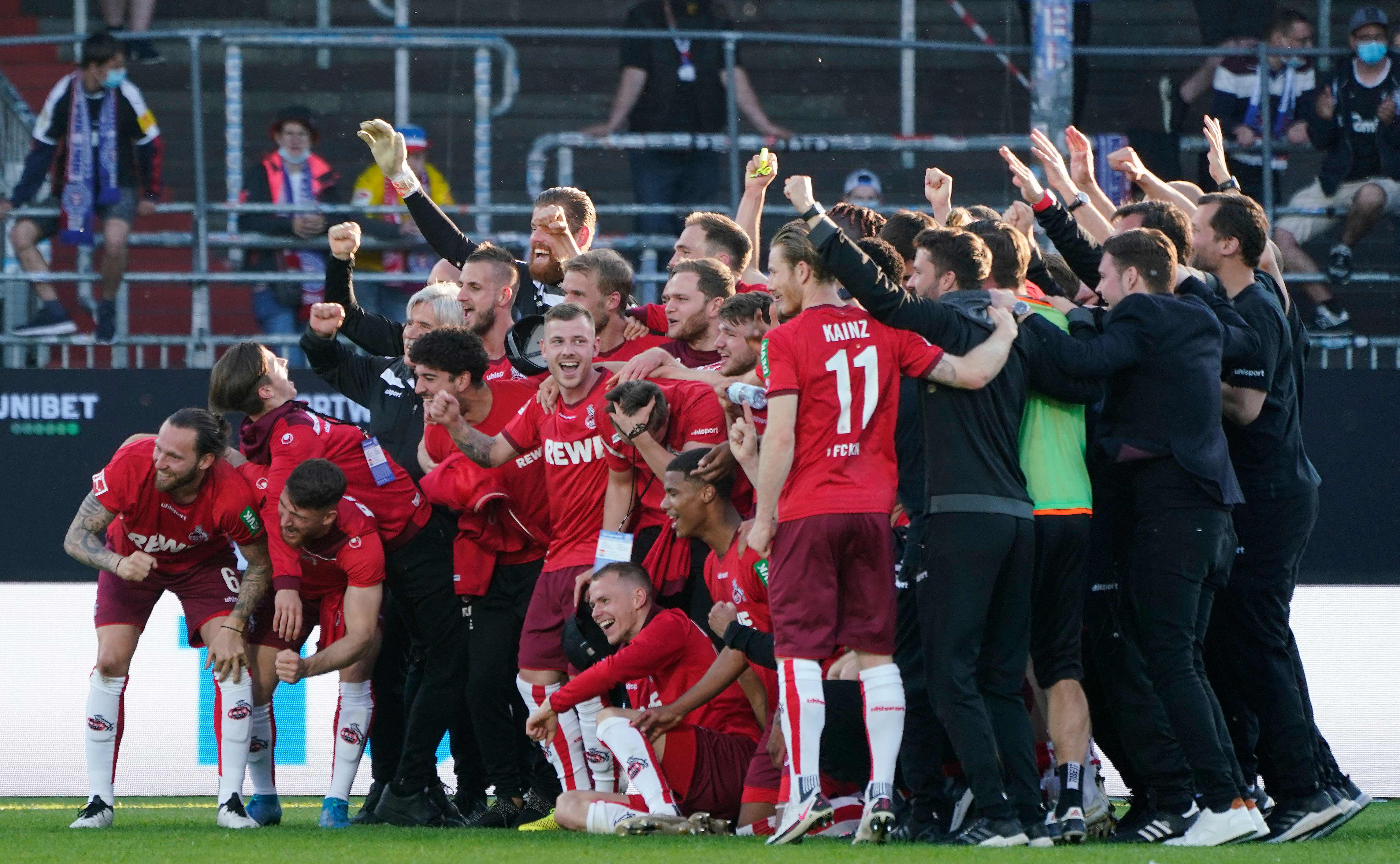 Menang Playoff, Cologne Bertahan di Bundesliga