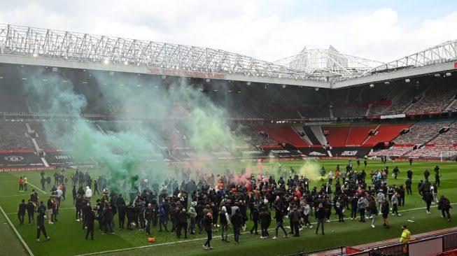 Suporter MU masuk Old Trafford