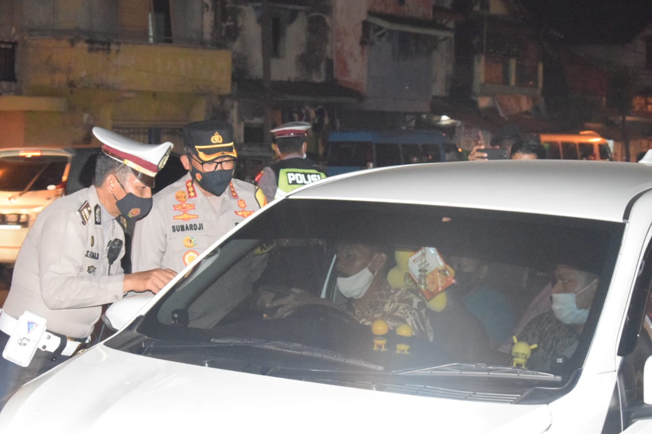 Pos penyekatan di perbatasan Kabupaten Sidoarjo dikperketat saat arus balik, Senin dini hari (17/5)