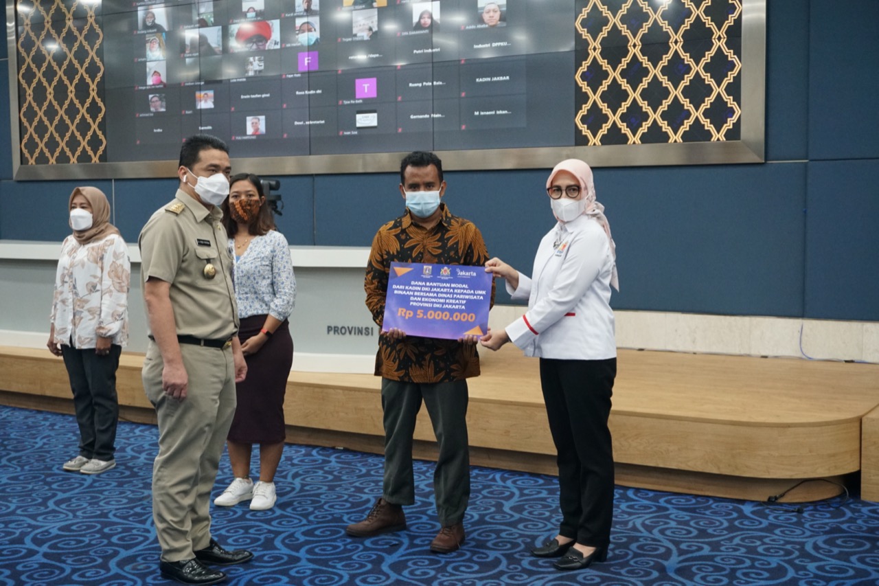 KADIn DKI Jakarta memberikan bantuan permodalan ke UMKM Jakarta