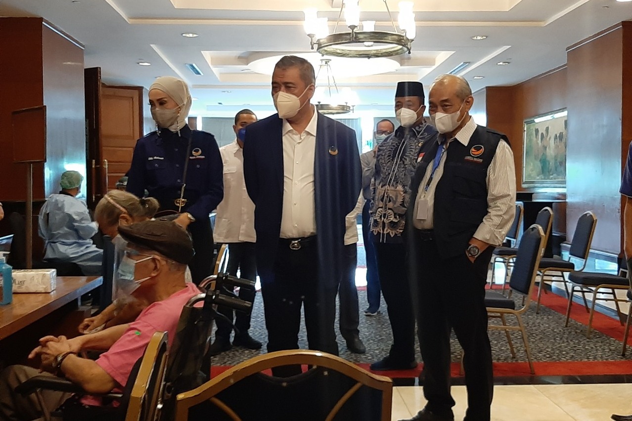 Kegiatan vaksinasi oleh Partai NasDem.