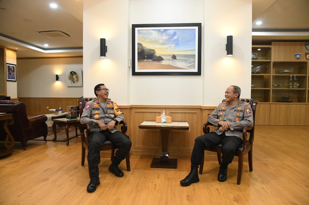 KEPALA Badan Pemeliharaan Keamanan (Kabaharkam) Polri Komjen Arief Sulistyanto (kanan)