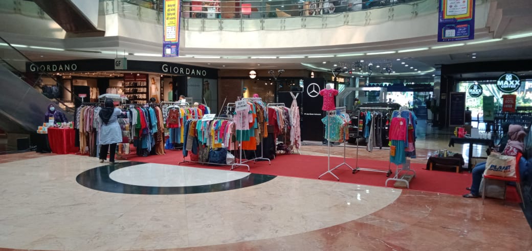 Sarana Jaya memberikan fasilitas kepada pelaku Usaha, Mikro, Kecil dan Menengah (UMKM) berupa ruang dan alat perlengkapan usaha.