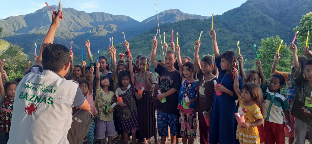 Dokter Kaslan ditugaskan di Desa Lombok Barat yang berada di Puncak Pegunungan Tinombo, Kabupaten Parigi Moutong, Sulawesi Tengah.