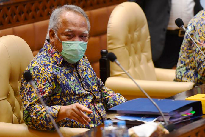 Menteri PUPR Basuki Hadimuljono saat mengikuti rapat kerja dengan Komisi V DPR RI. 