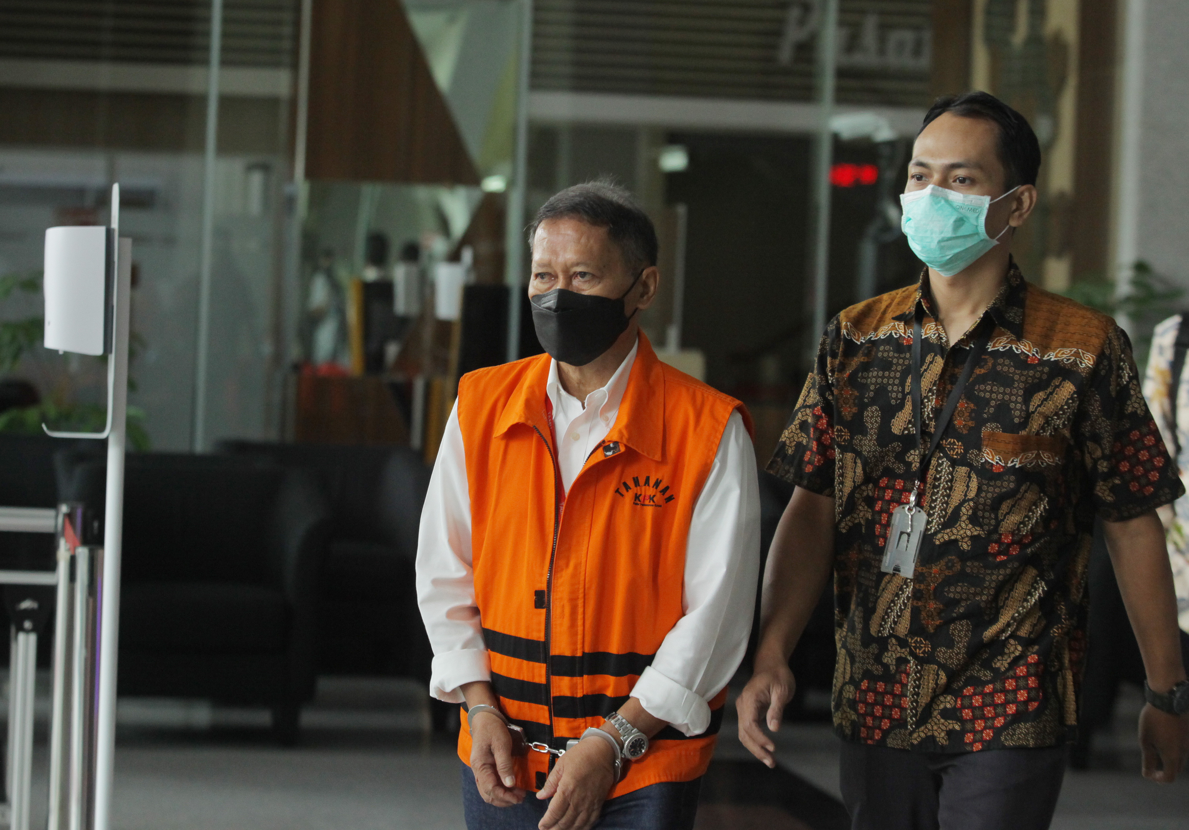 Tersangka selaku mantan Direktur Utama PT Pelindo II (Persero) Richard Joost Lino