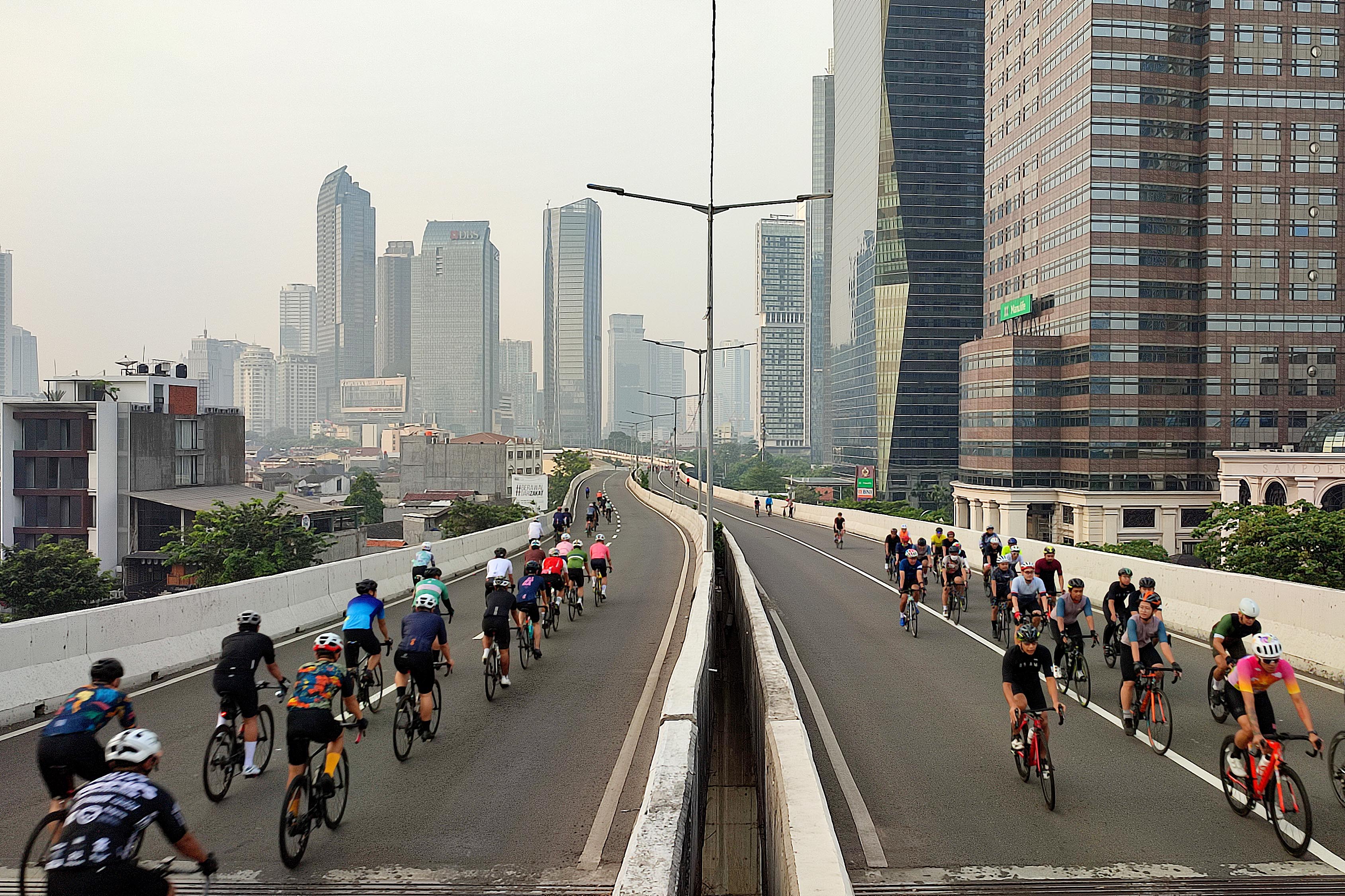 Pesepeda Meninggal Dunia Saat Uji Coba di JLNT Casablanca