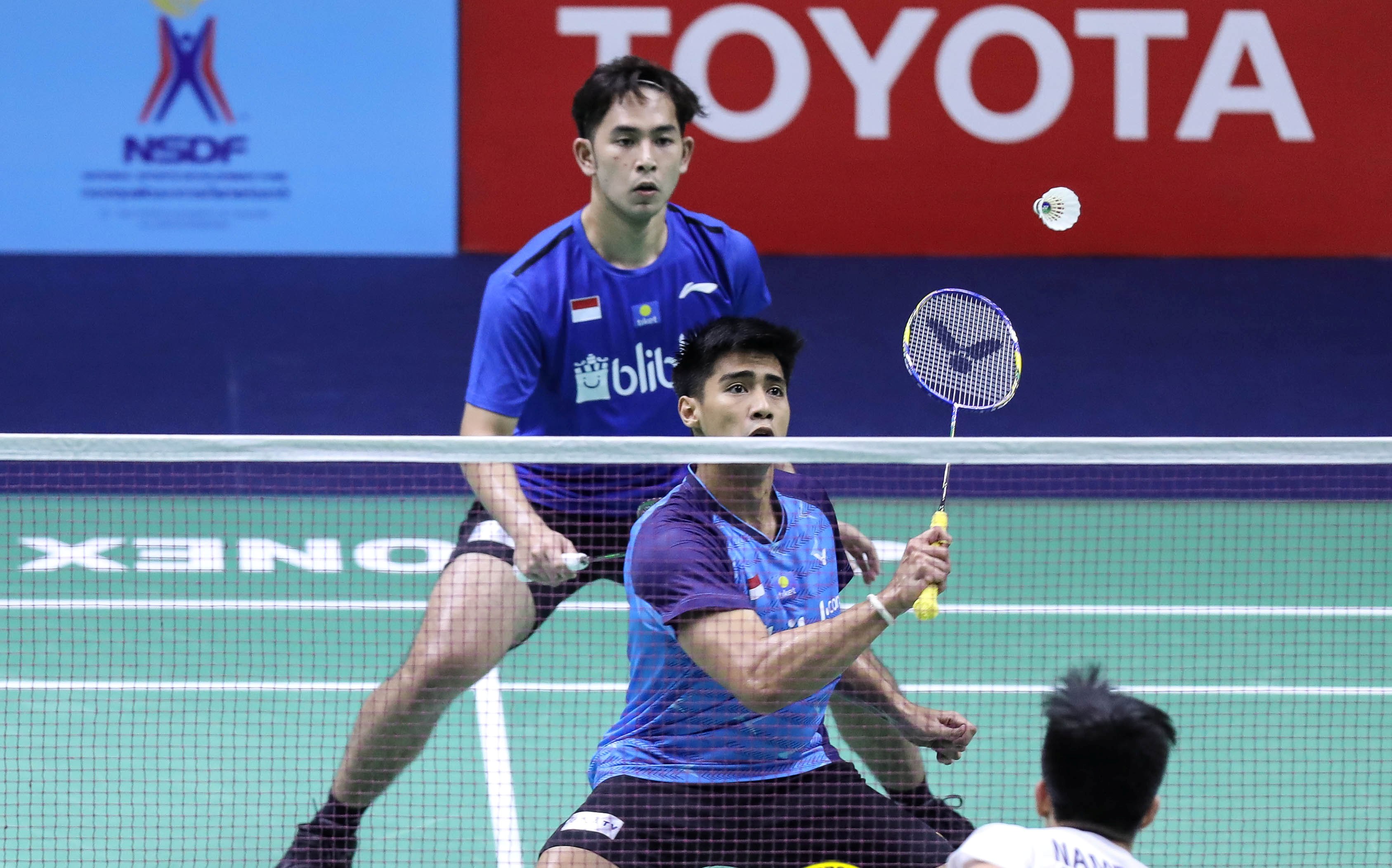 Aksi pasangan ganda putra Sabar Karyaman Gutama/Moh. Reza Pahlevi Isfahani. 