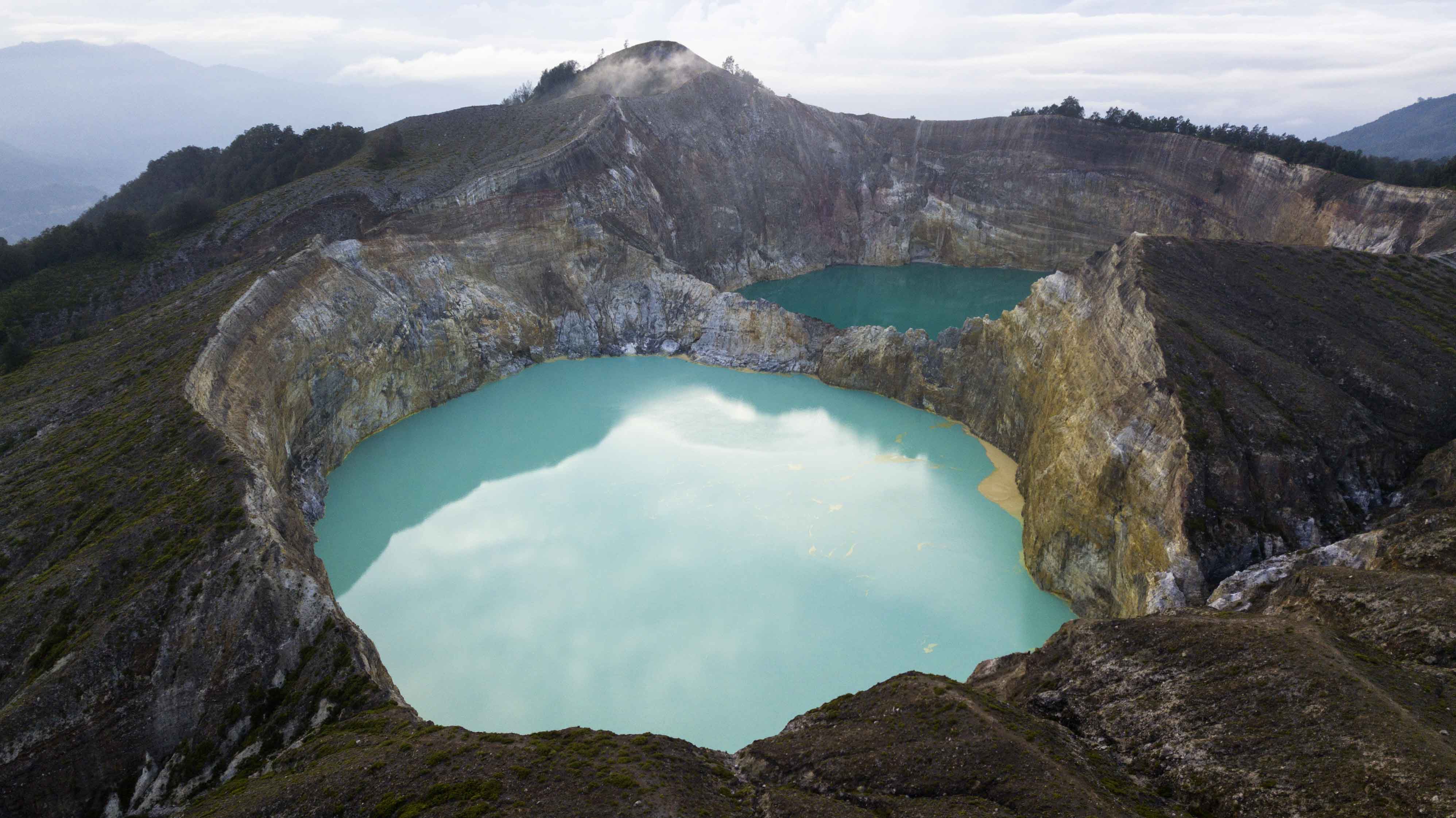 Pesona danau Kelimutu di Taman Nasional Kelimutu, Ende Flores, Nusa Tenggara Timur ( NTT)