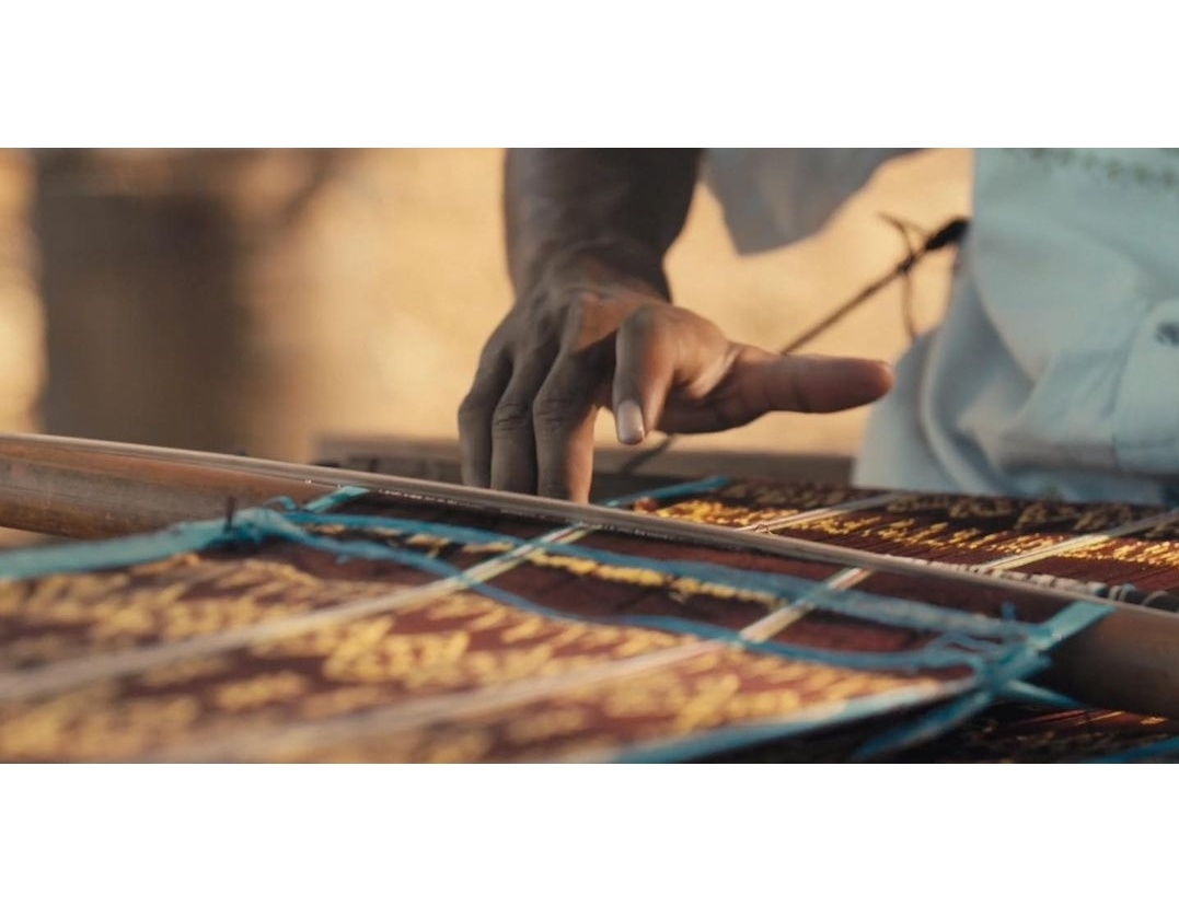 Adegan dalam film pendek Sejengkal (A Little Twist) 