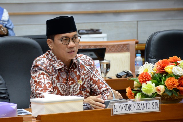 Ketua Komisi VIII DPR RI Yandri Susanto.