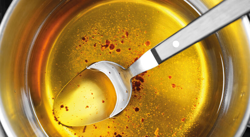 Ilustrasi: minyak bekas pakai atau minyak jelantah.