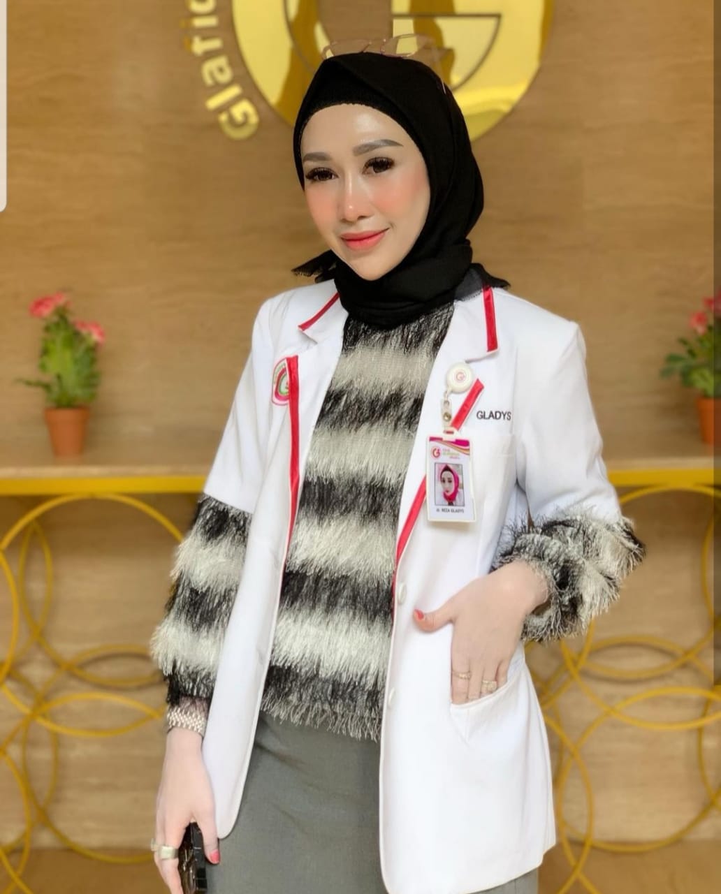  dr. Reza Gladys, Dipl. AAAM