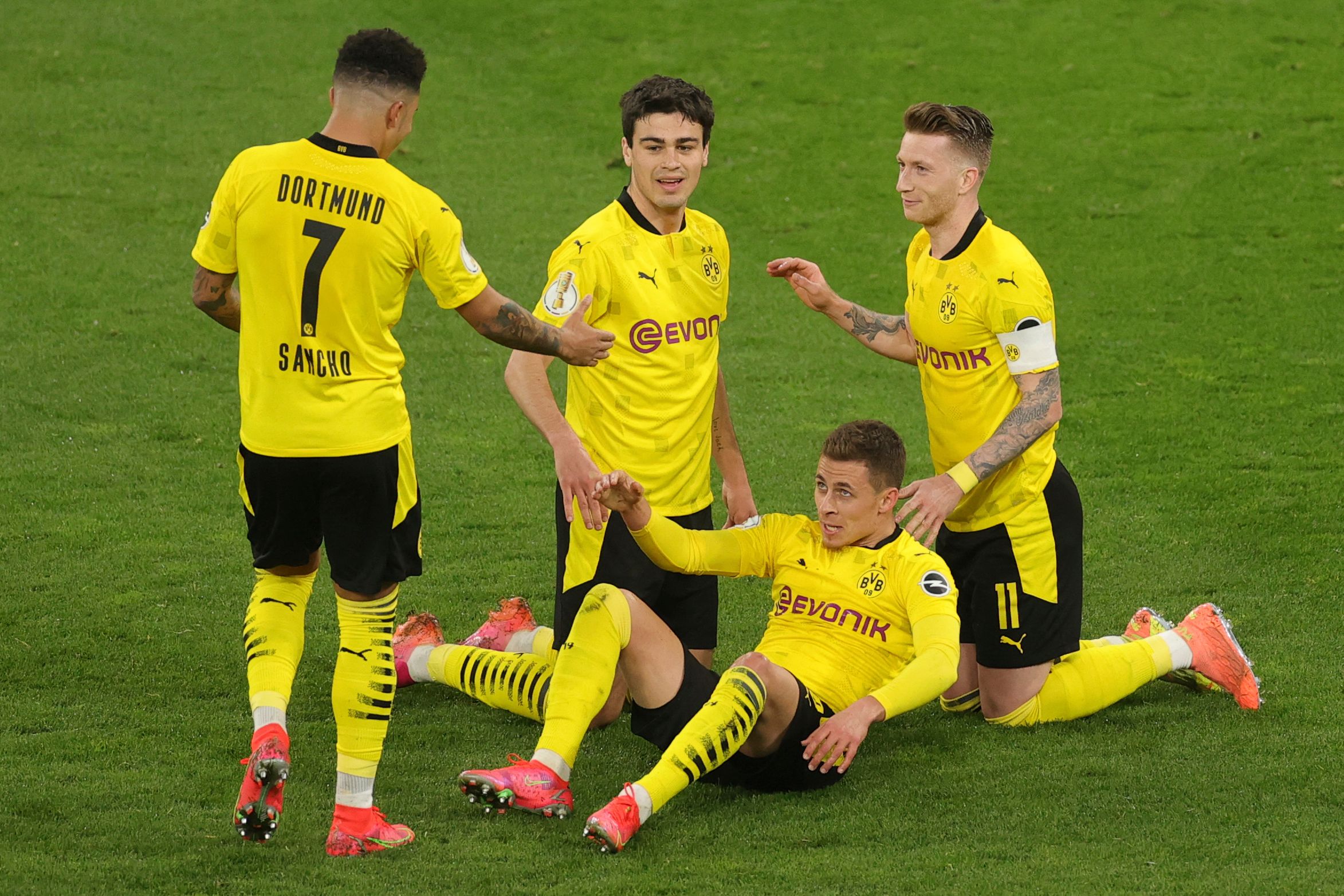 Dortmund Melenggang Mulus ke Final DFB Pokal