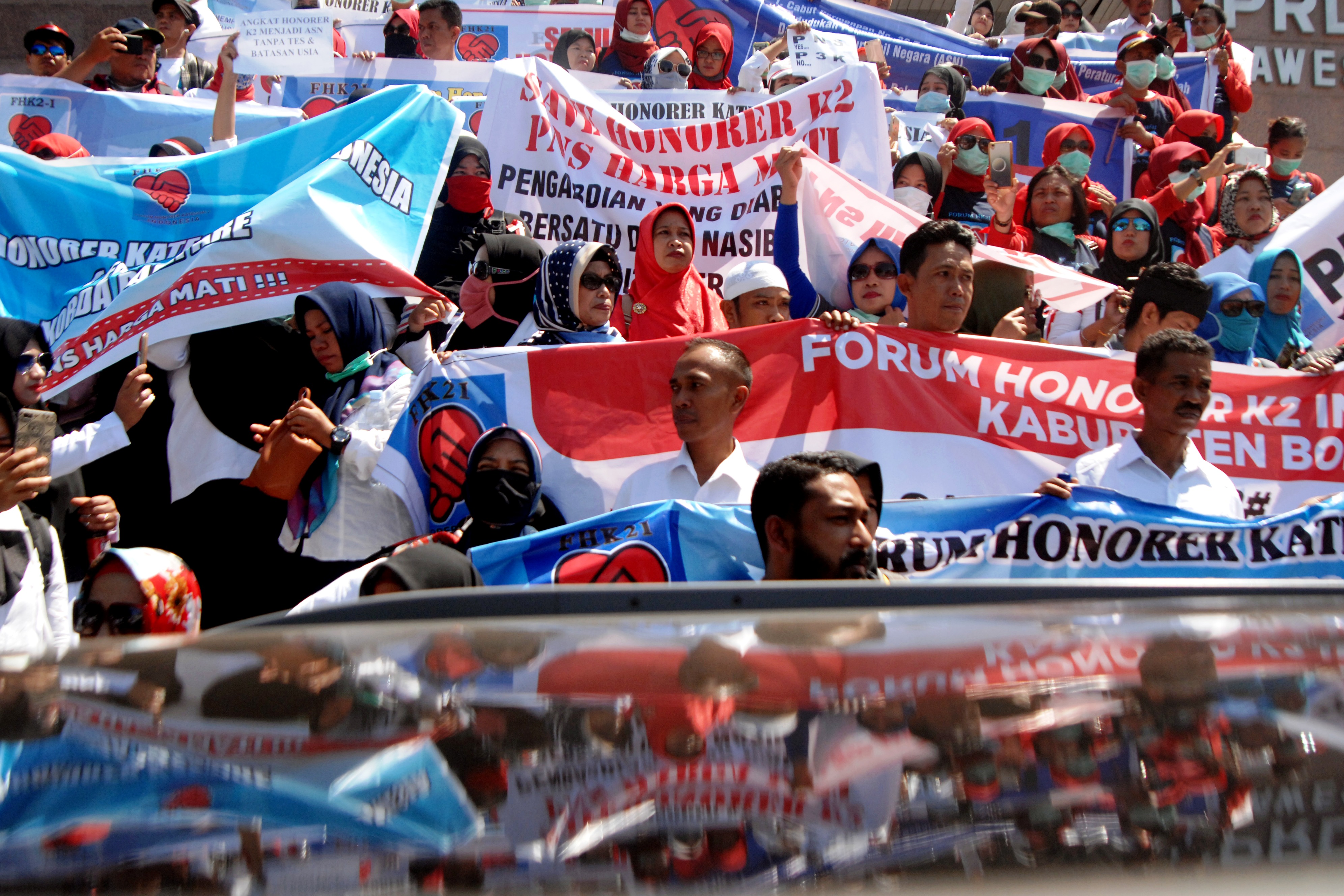 Demo tenaga honorer beberapa waktu lalu.