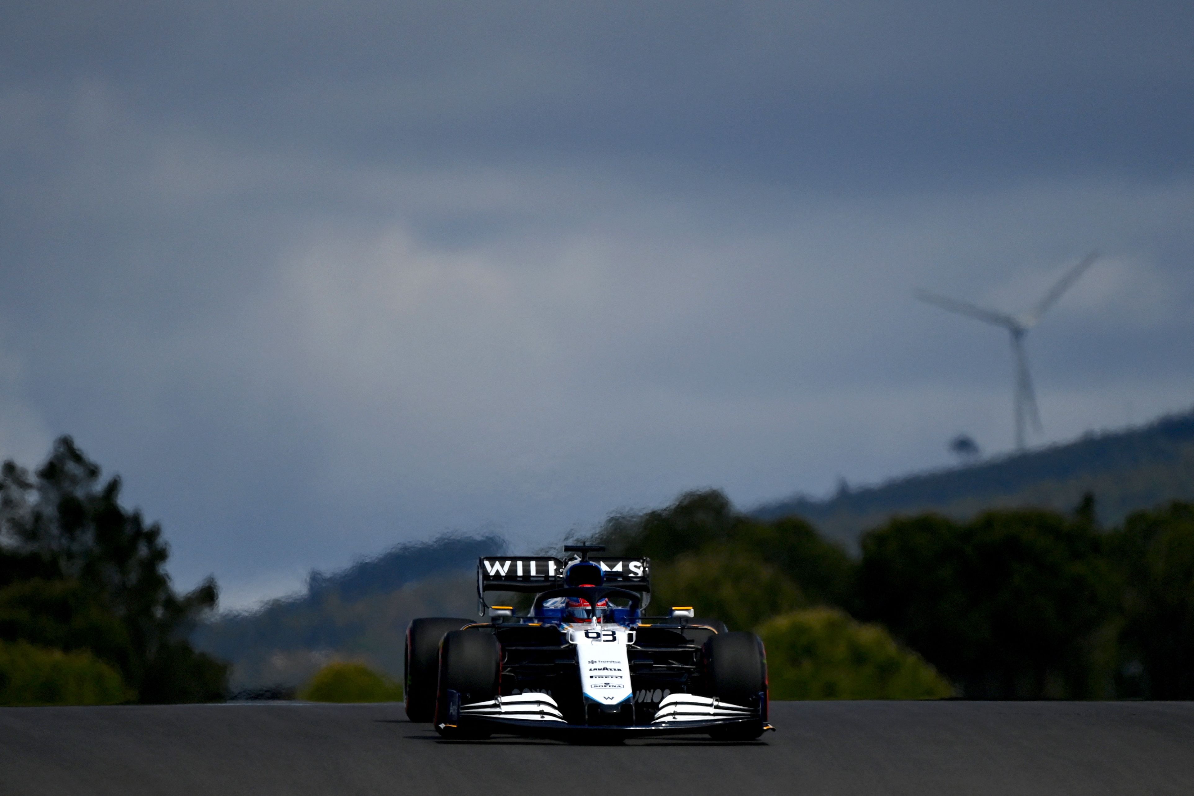 Pembalap Williams George Russell