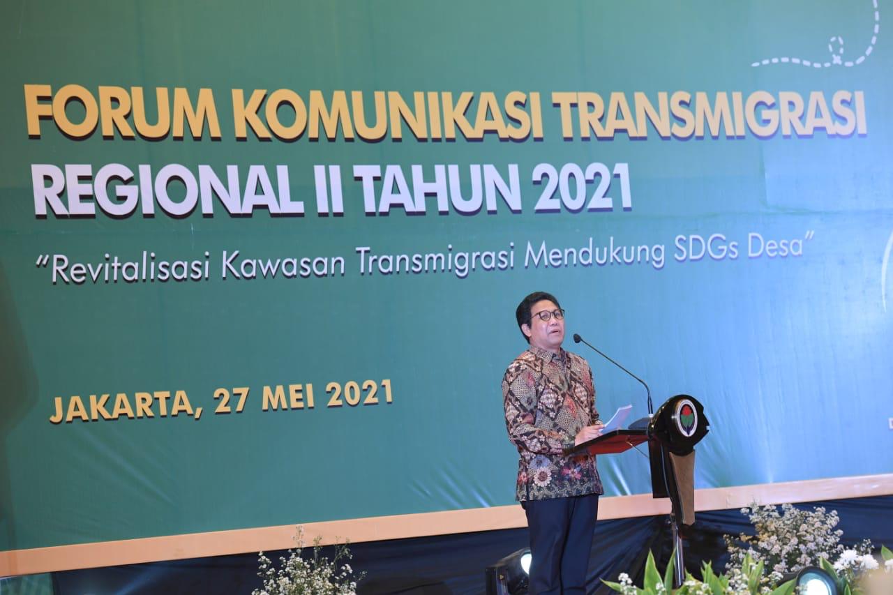 Menteri Desa dan PDTT Abdul Halim Iskandar membuka Forum Komunikasi Transmigrasi Regional II Tahun 2021 di Jakarta, Kamis (27/5/2021).