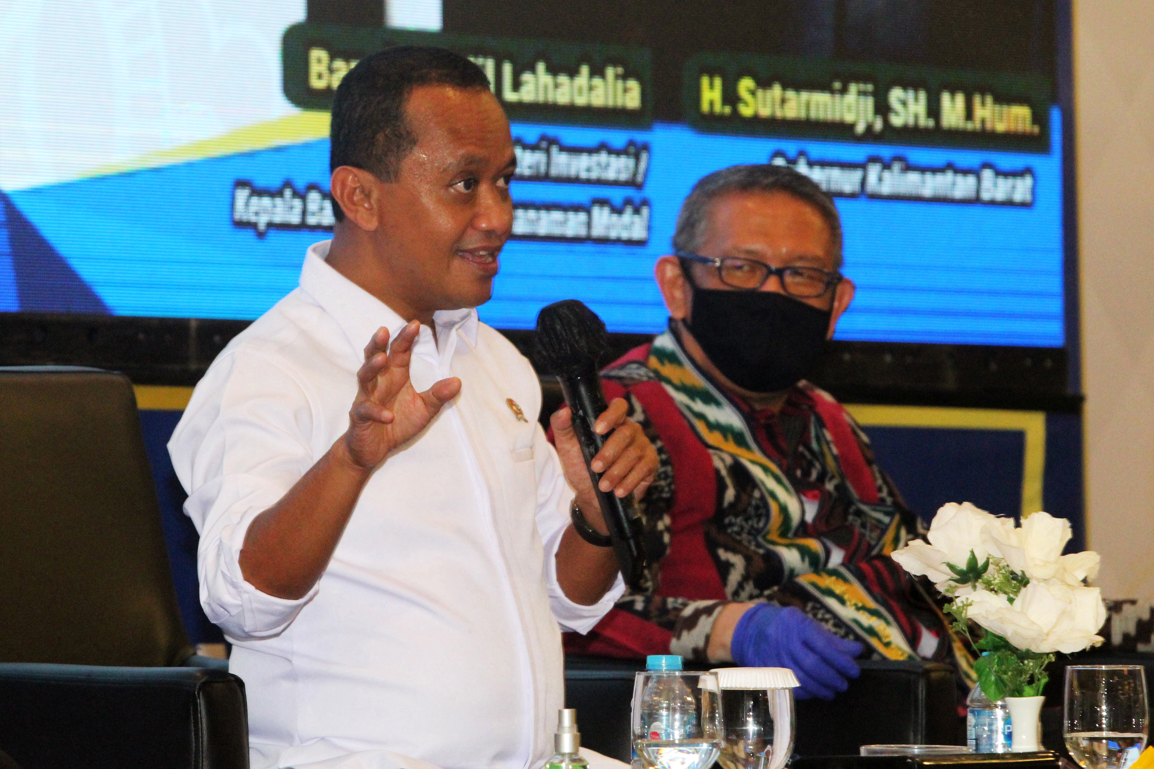 Menteri Investasi/Kepala BKPM Bahlil Lahadalia saat menjadi pembicara di Pontianak, Kalbar.