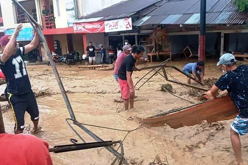 Banjir di Kota Parapat.