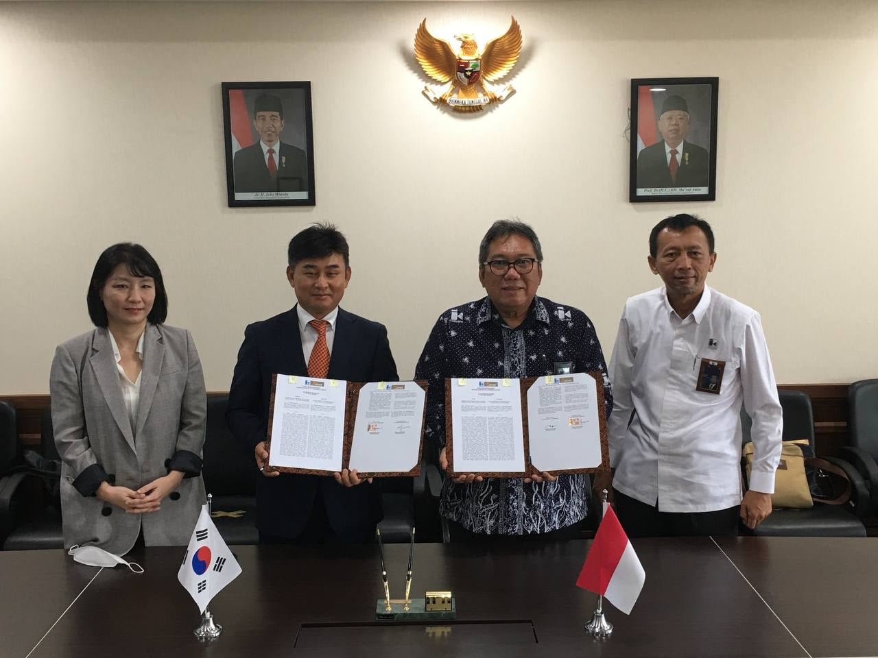 MoU antara Indra Karya (Persero) dengan PT Astrum-DI Korea 