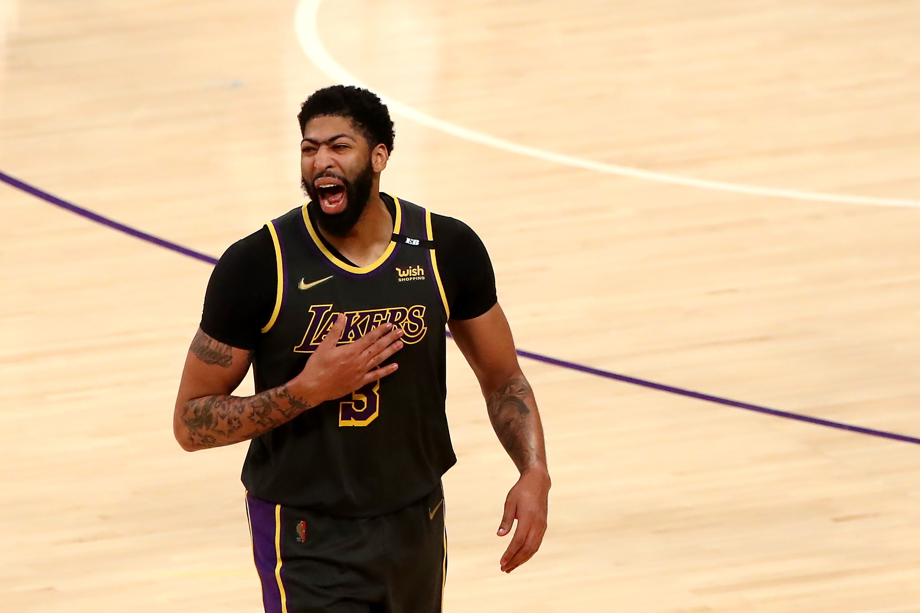 Lakers Atasi Suns, Anthony Davis Cetak 42 Poin