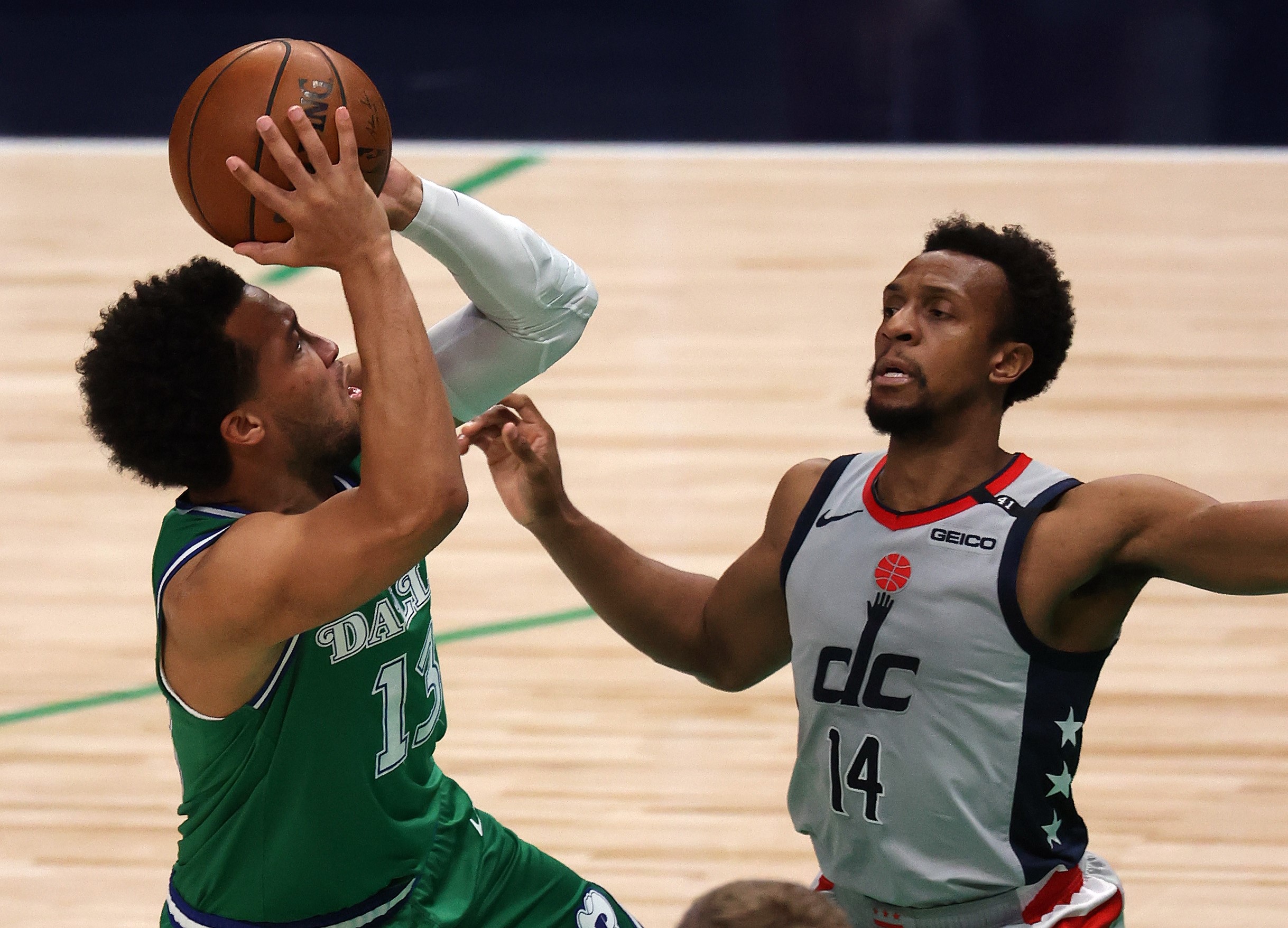 Laga NBA antara Dallas Mavericks dan Washington Wizards