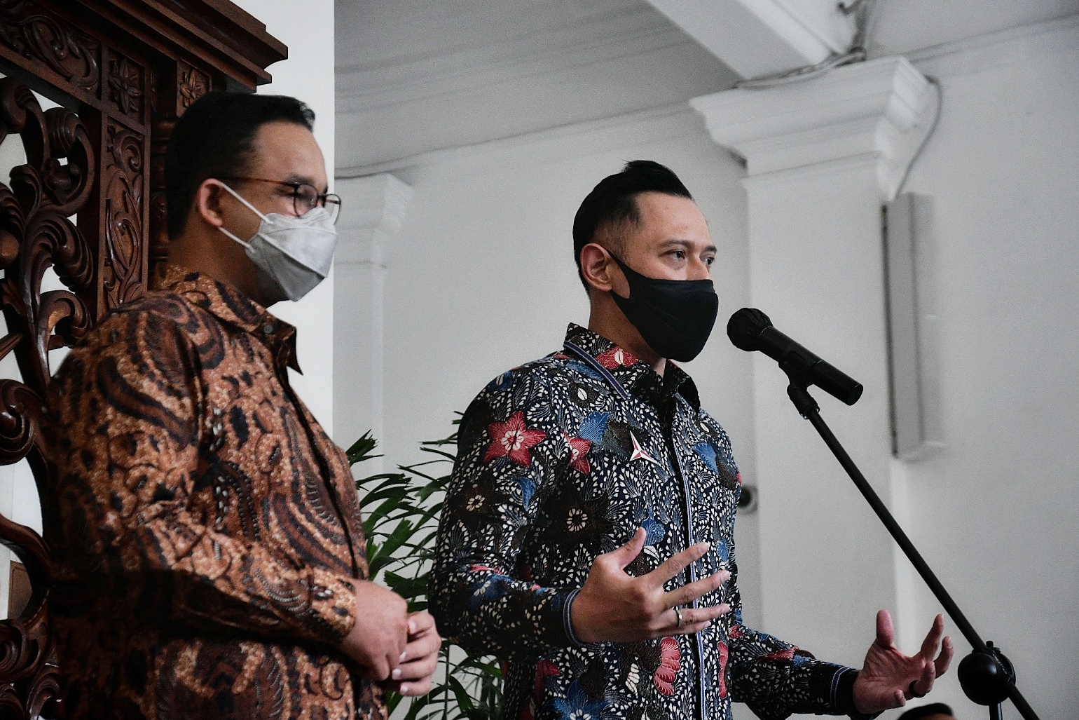 Ketum Partai Demokrat Agus Harimurti Yudhoyono saat menemui Gubernur DKI Anies Baswedan.