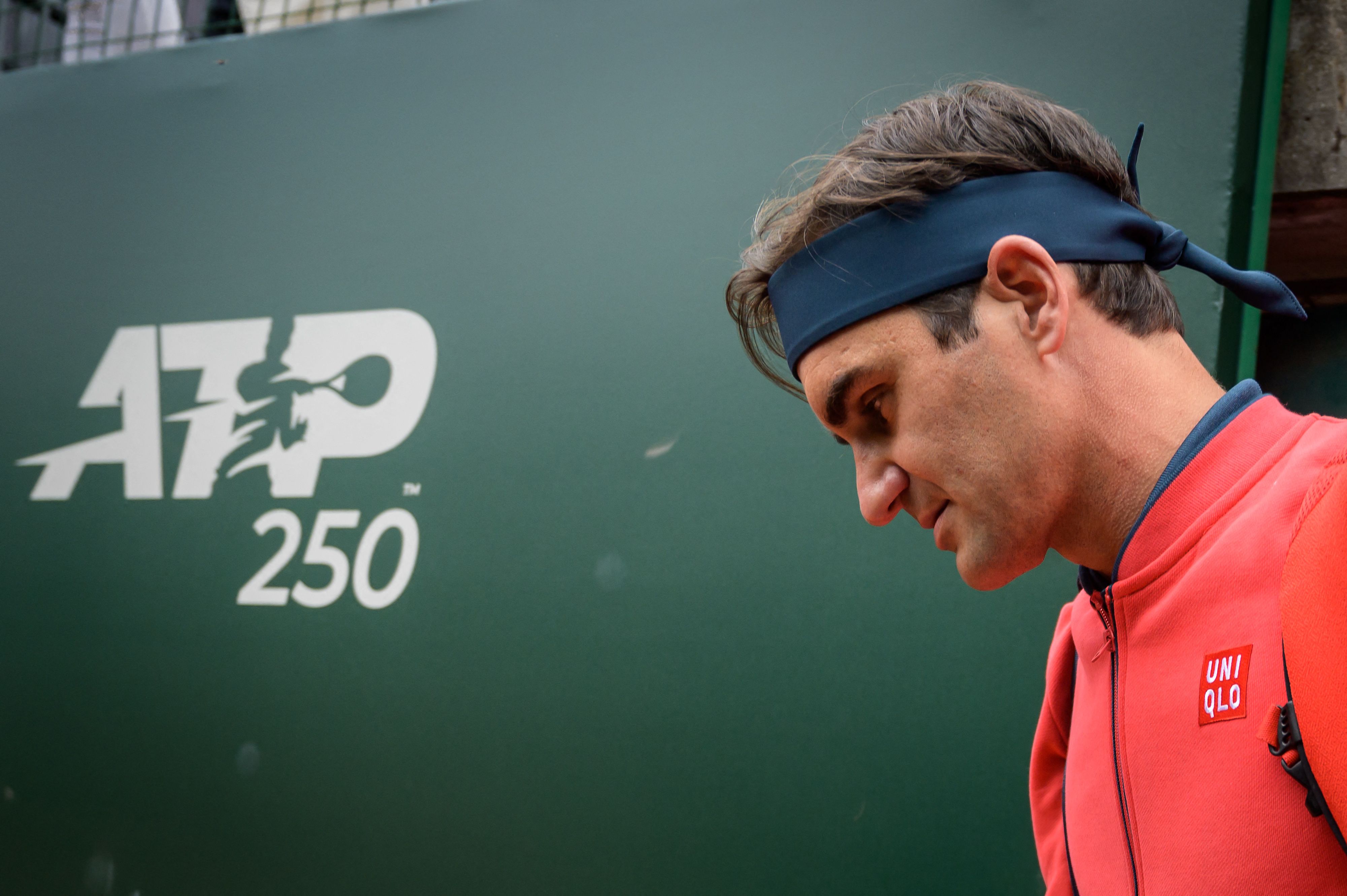 Tampil Pertama dalam Dua Bulan, Federer Langsung Tersingkir