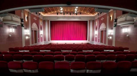 Bioskop klasik zaman Tsar di Moskow dibuka lagi. 