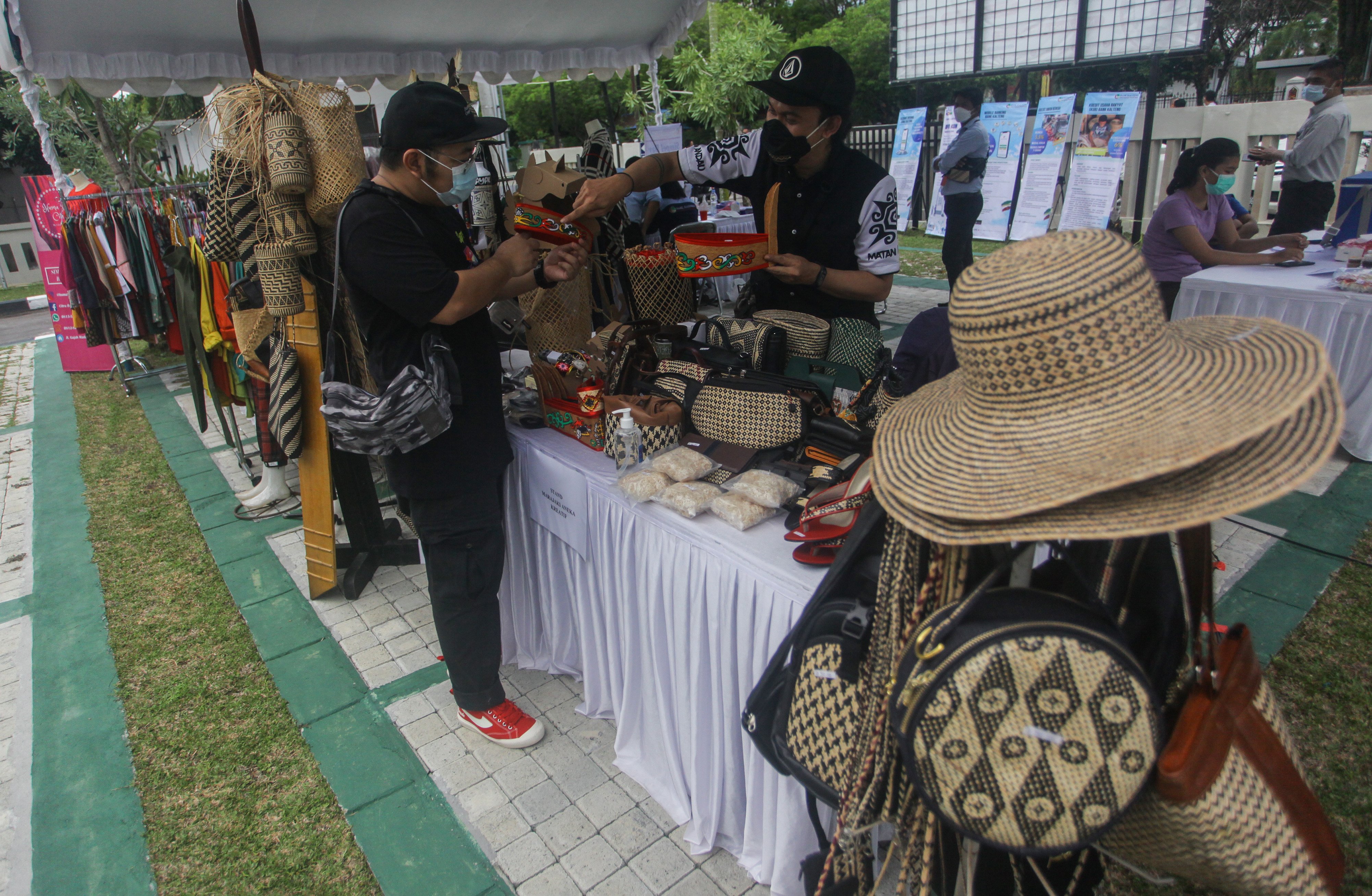 Pemda Diminta Permudah Perizinan untuk Pulihkan Ekonomi Nasional
