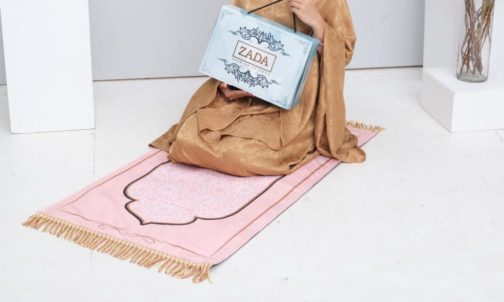 Dukung Protokol Kesehatan di Masjid, ISYEF--Zada Bagikan Sajadah