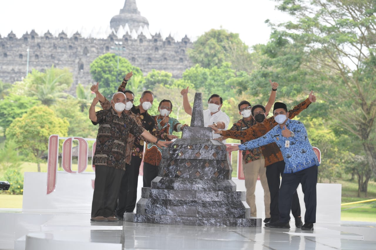 Mendes PDTT Abdul Halim Iskandar menghadiri pembukaan Festival Joglosemar yang bertajuk Artisan Of Java di Candi Borobudur, Kamis (20/5).