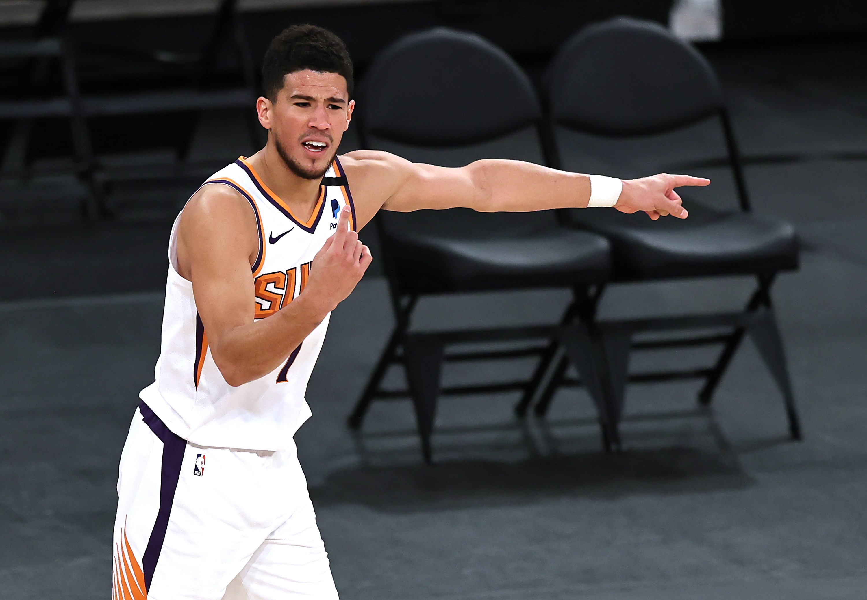 Tekuk Thunder, Suns Puncaki klasemen Wilayah Barat