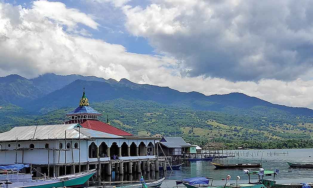 MASJID TERAPUNG: Masjid Terapung An-Nur yang terletak di Kampung Wuring, Kecamatan Alok Barat, Kabupaten Sikka, Nusa Tenggara Timur