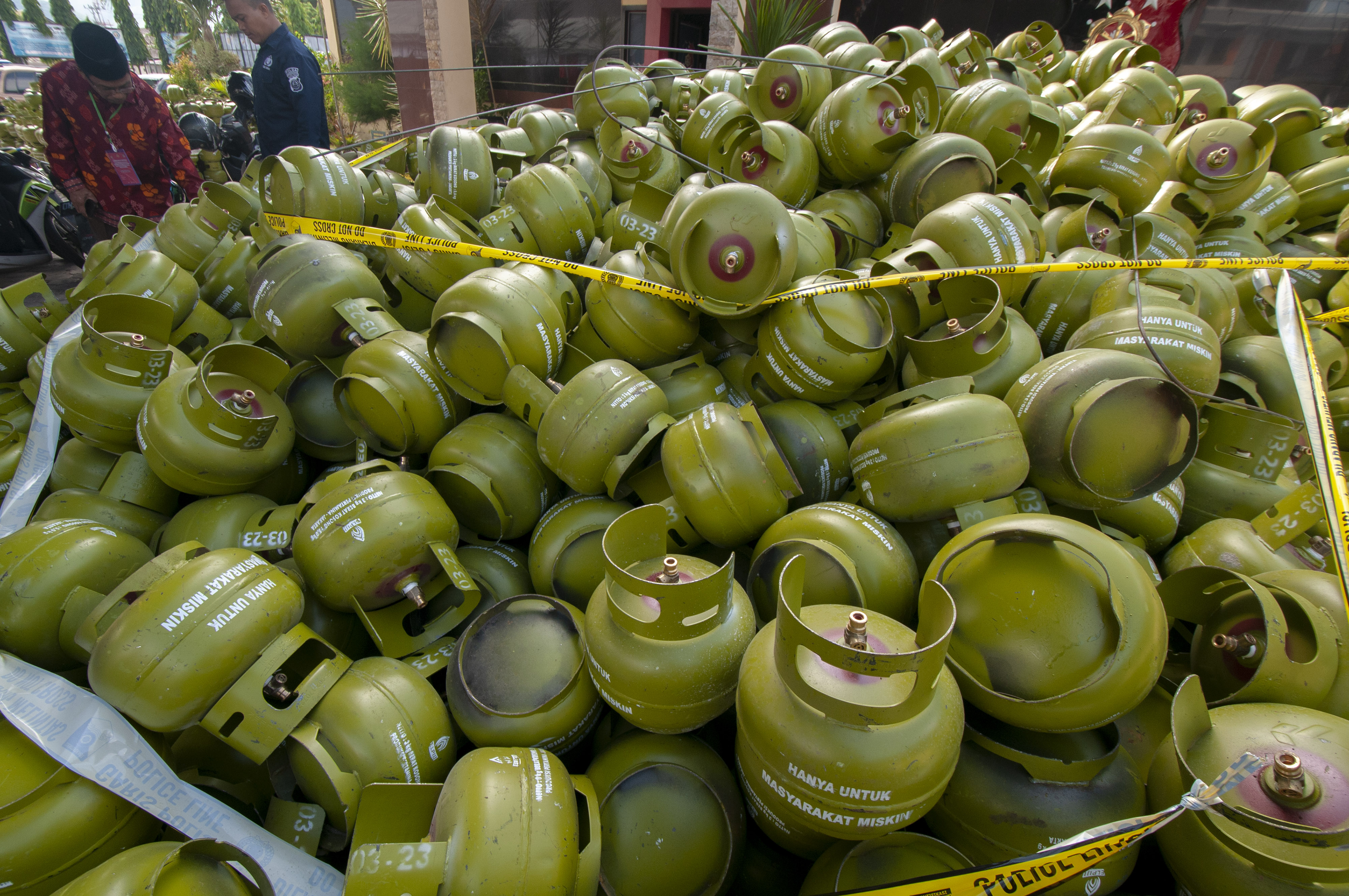 Ribuan gas melon atau gas LPG 3 kg tak ber SNI yang disita petugas.