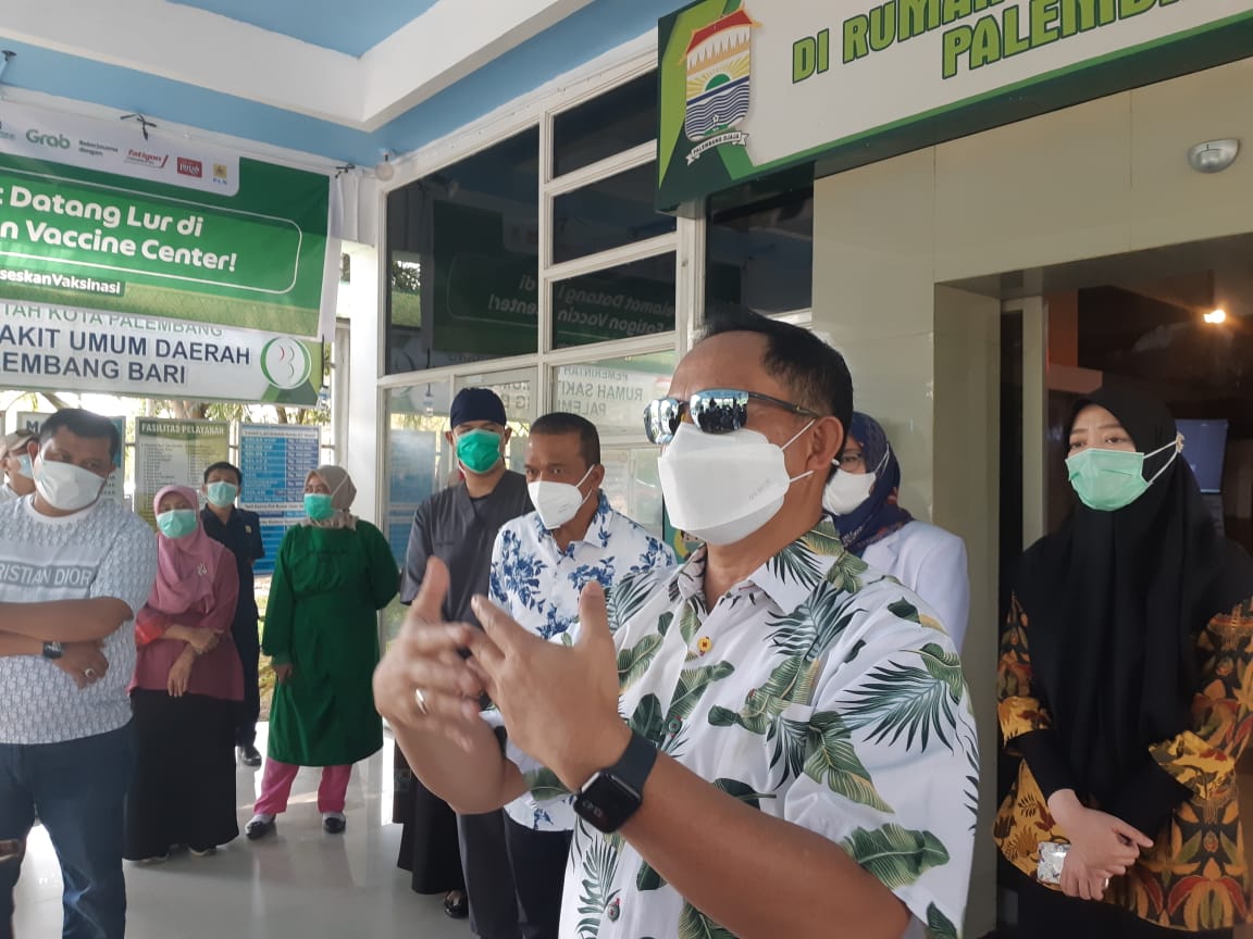 Menteri Dalam Negeri Tito Karnavian datang dan memantau langsung fasilitas kesehatan menangani pasien covid-19 di Sumatra Selatan 