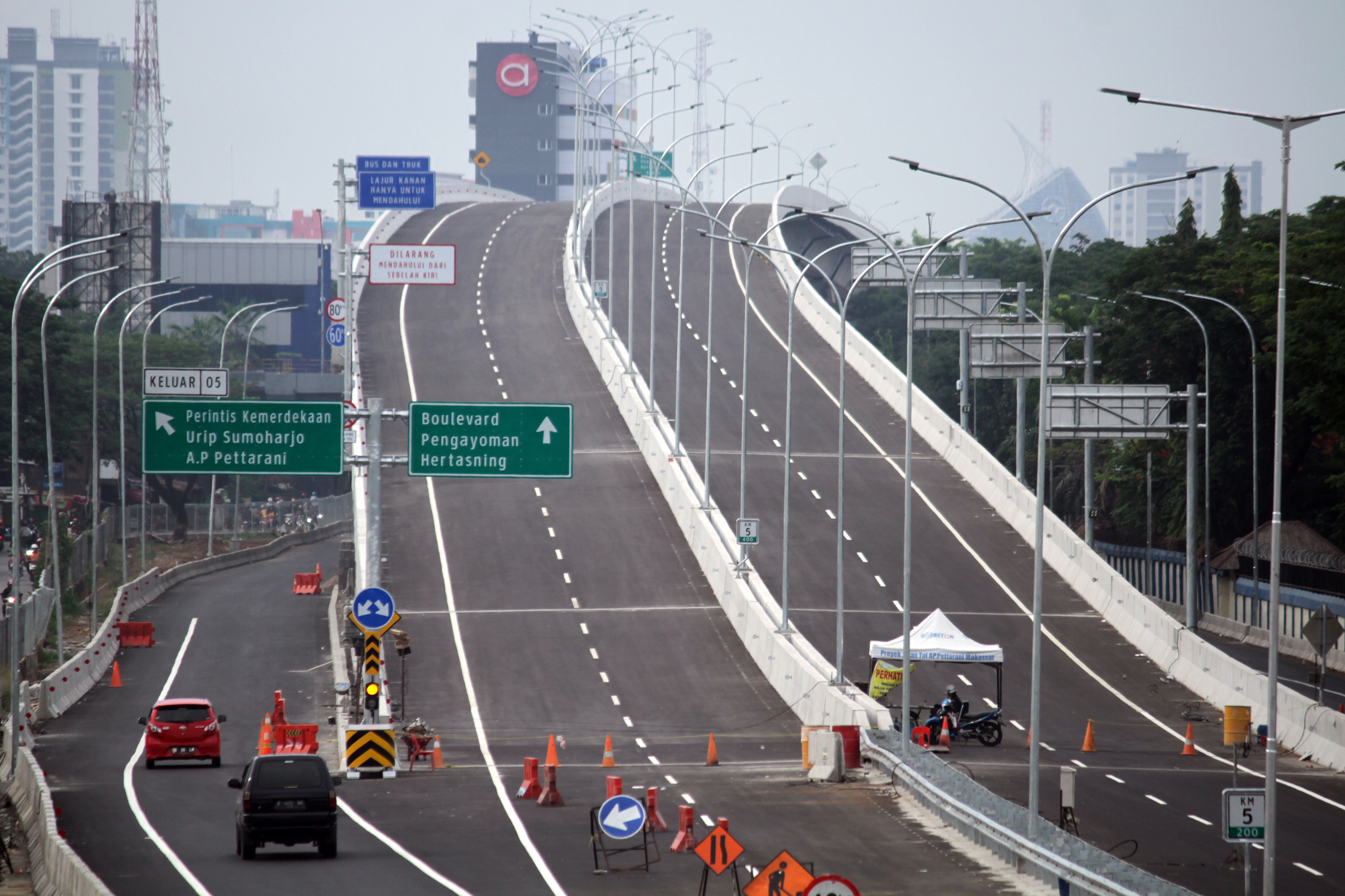 Tol Makassar