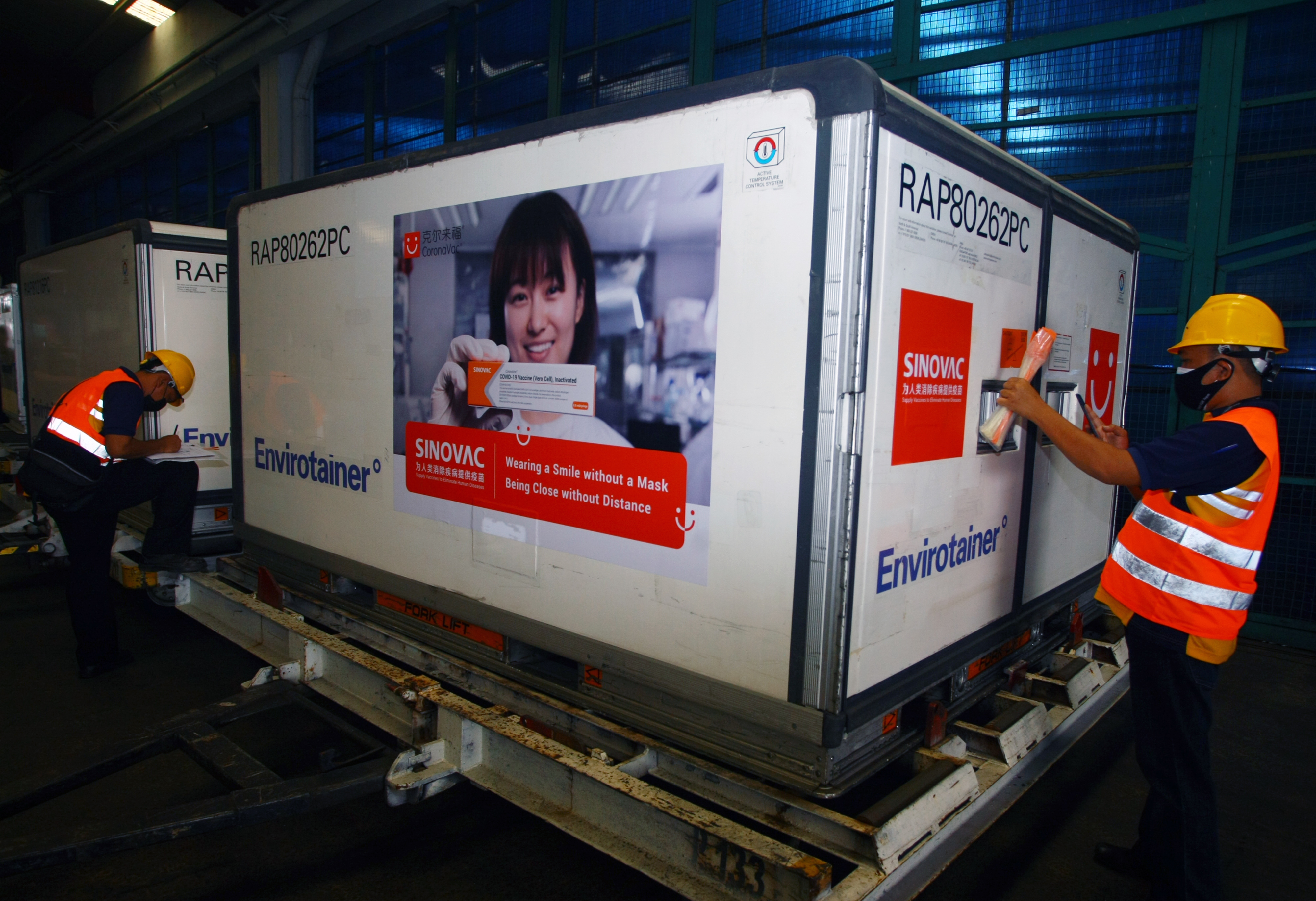 Besok, 8 Juta Dosis Vaksin Sinovac Tiba di Indonesia