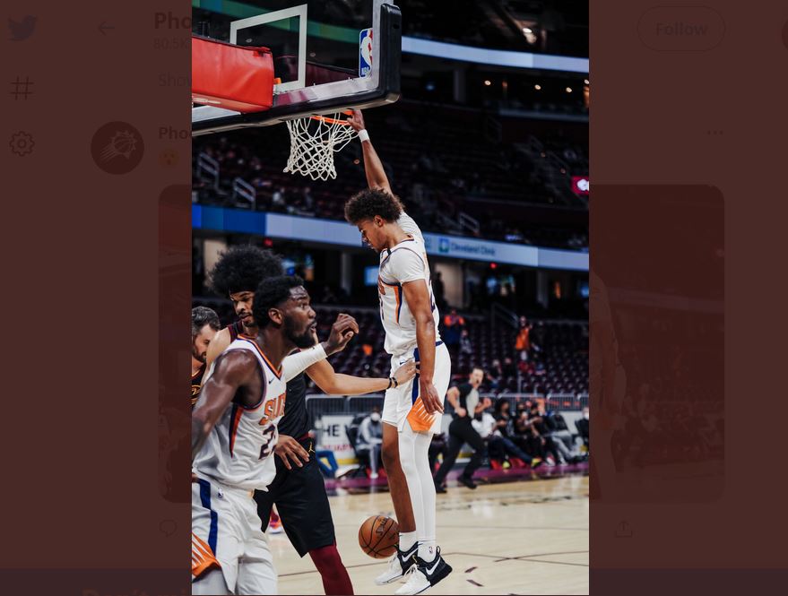 Laga NBA antara Phoenix Suns dan Cleveland Cavaliers