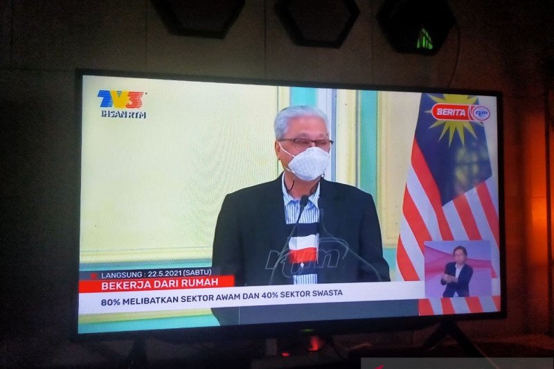 Menteri Senior Pertahanan Ismail Sabri Yaakob dalam acara jumpa pers di Putrajaya, Sabtu (22/5), yang disiarkan televisi setempat.