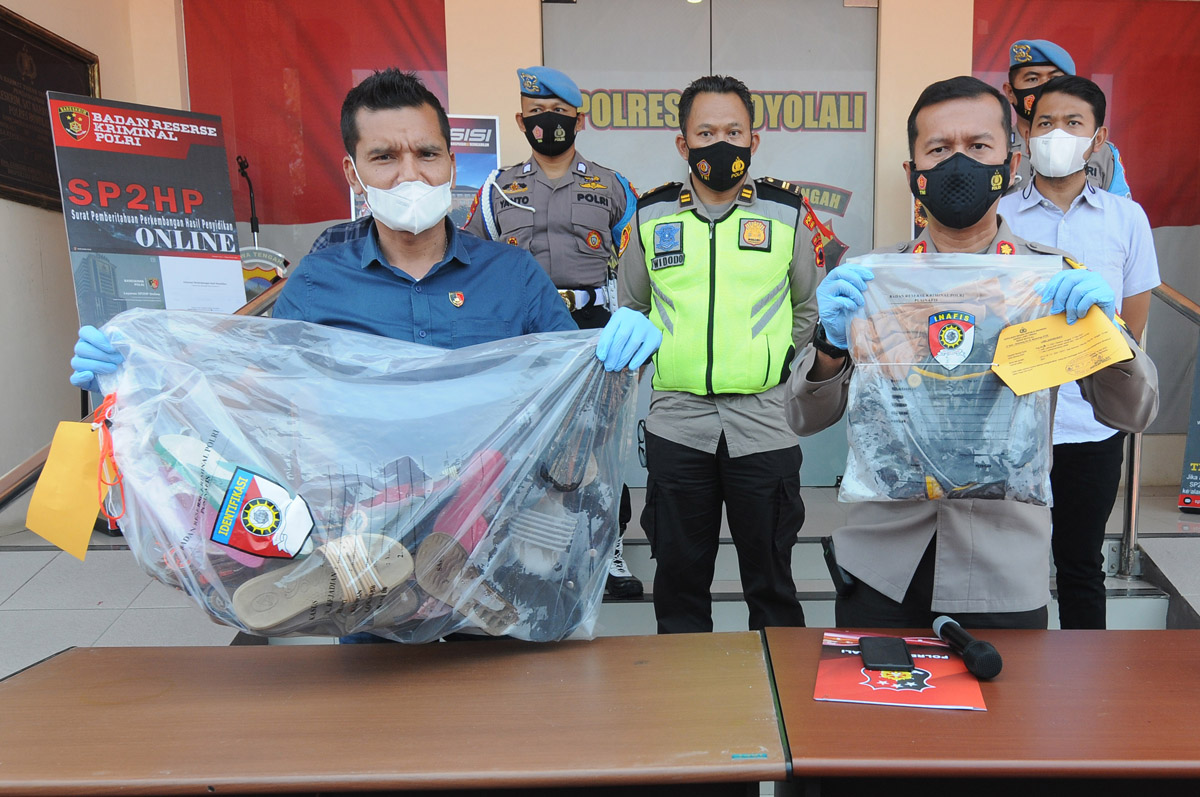 Kapolres Boyolali AKB Morry Ermond memberikan penjelasan penetapan tersangka kasus perahu terbalik yang menewaskan 9 orang di Kedung Ombo