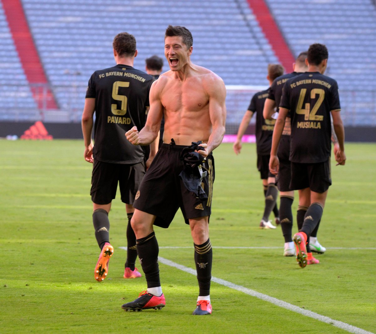 Lewandowski Patahkan Rekor Gol Gerd Mueller