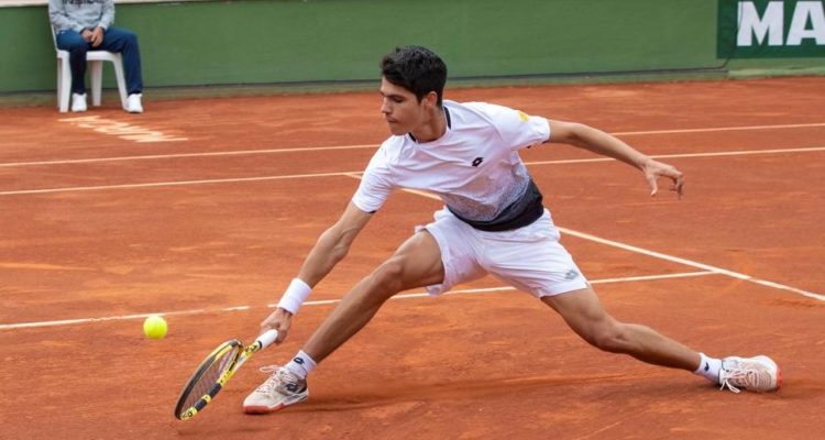 Aksi petenis berusia 18 tahun dari Spanyol, arlos Alcaraz Garfia.