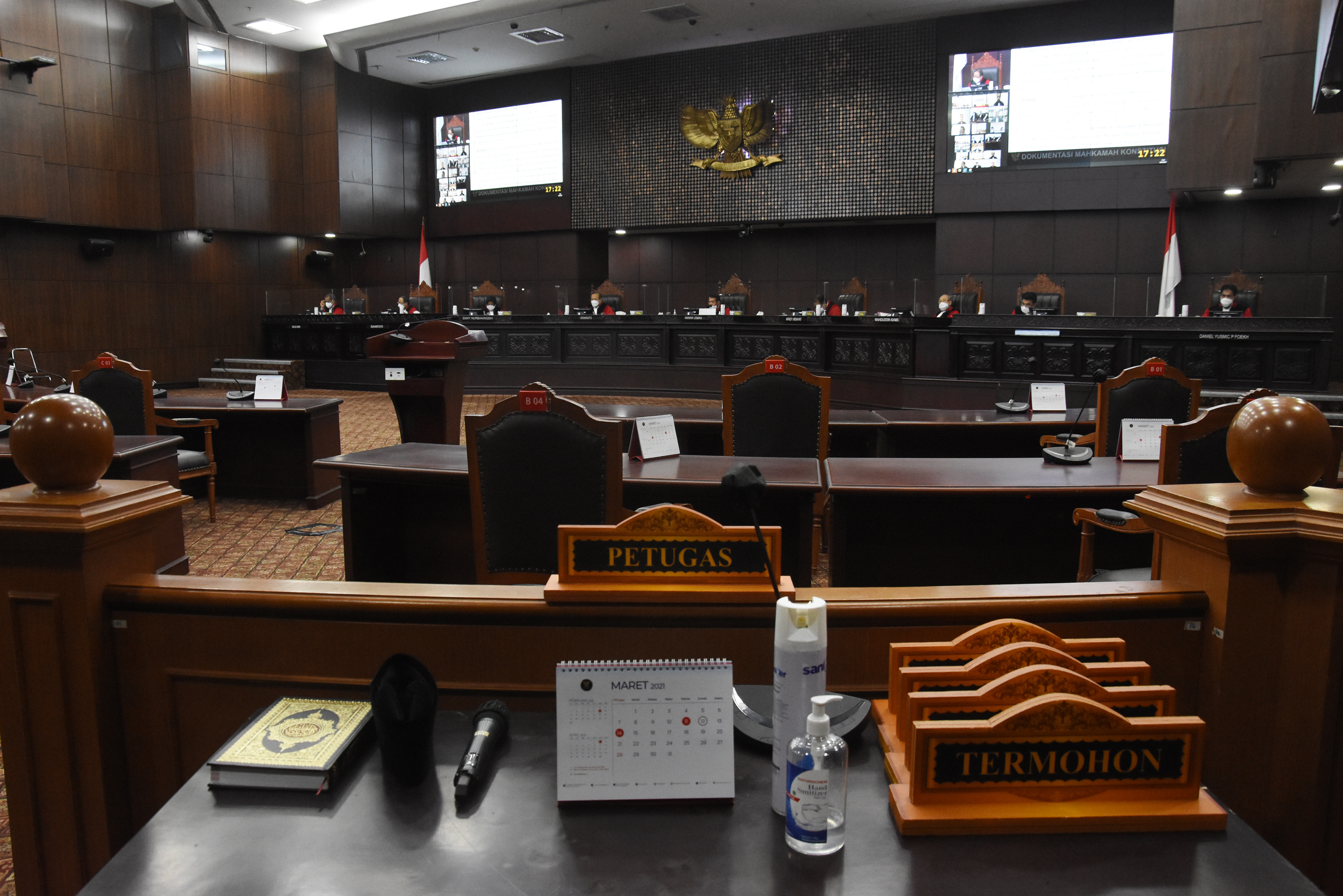 Suasana sidang pembacaan putusan Perselisihan Hasil Pemilihan Gubernur Kalimantan Selatan Tahun 2020 di Gedung Mahkamah Konstitusi, Jakarta