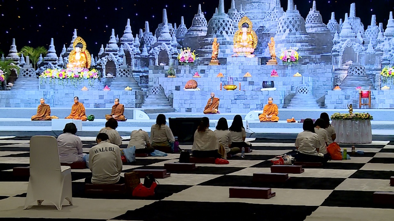 Perwakilan Umat Buddha Indonesia (Walubi) menggelar meditasi 