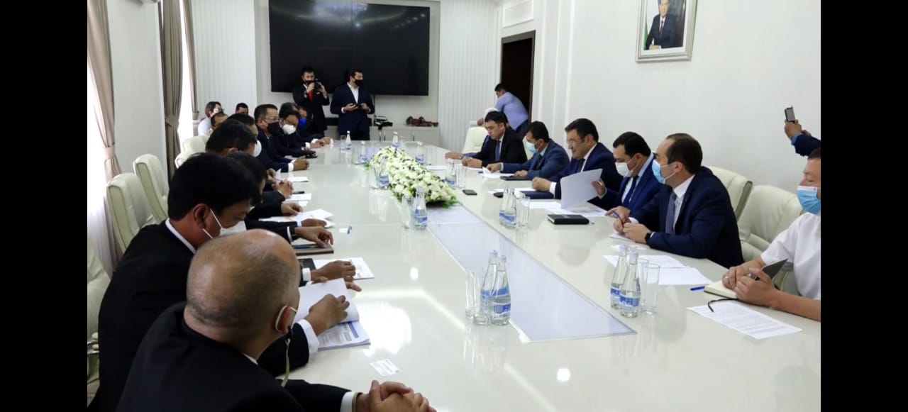 Rombongan DPR RI bertemu dengan  perusahaan BUMN Uzbekistan di Bidang pupuk dan pertanian yaitu Uzkimyosanoat.