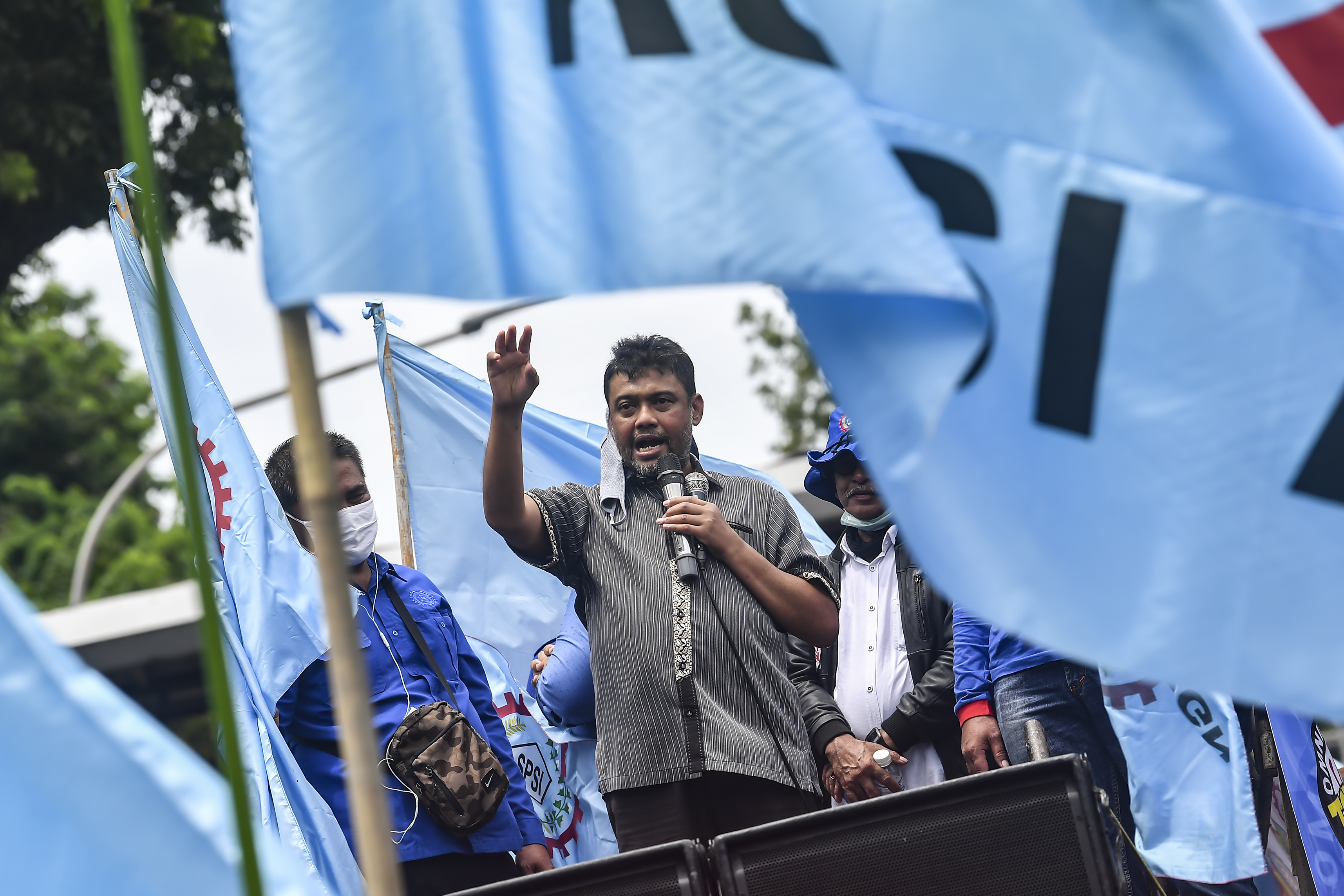 Presiden Konfederasi Serikat Pekerja Indonesia (KSPI) Said Iqbal saat berunjuk rasa.