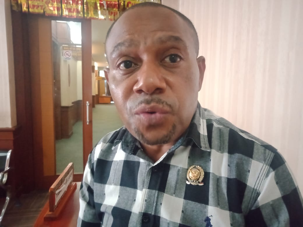 Anggota Komisi B yang juga Ketua Bapemperda DPRD Kabupaten Jayapura, Yohannis Hikoyabi.