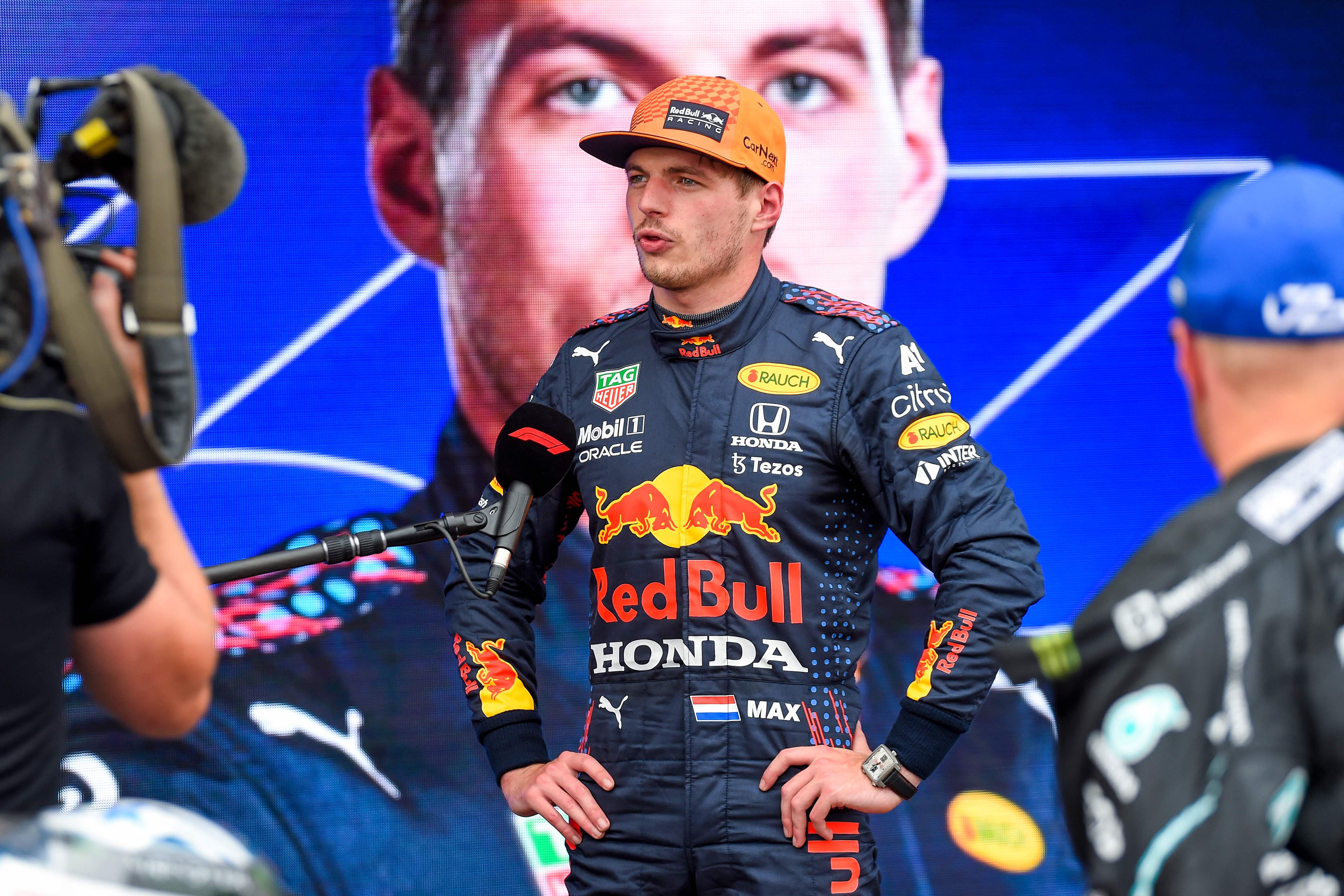 Pembalap tim Red Bull, Max  Verstappen asal Belanda, saat diwawancarai wartawan. 
