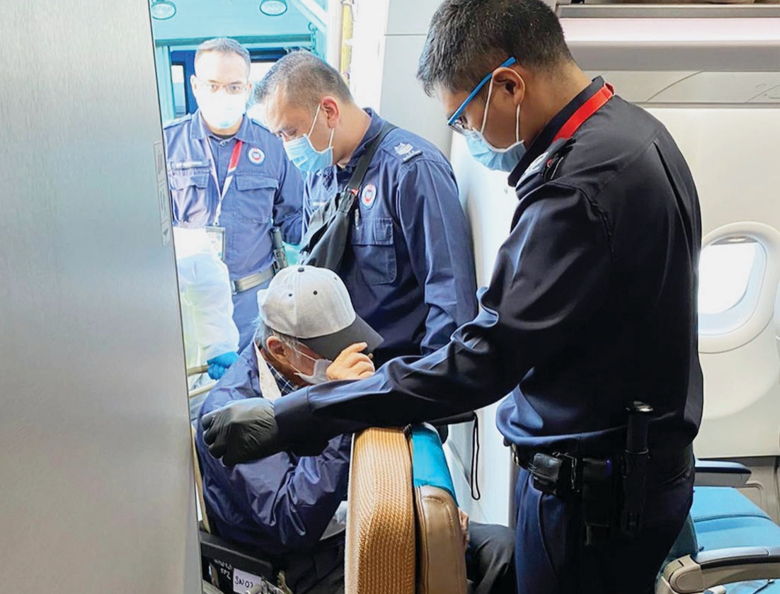 Burinan Hendra Subrata saat dipindahkan dari Singapura ke Indonesia